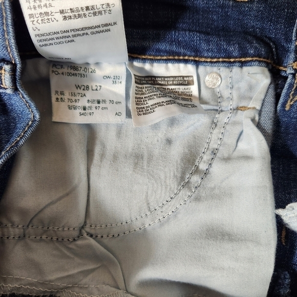 Levis Womens Boyfriend Hypersoft Lightly Distressed Cuffed Jeans-Sz 28x27 (NWT) - Picture 11 of 11